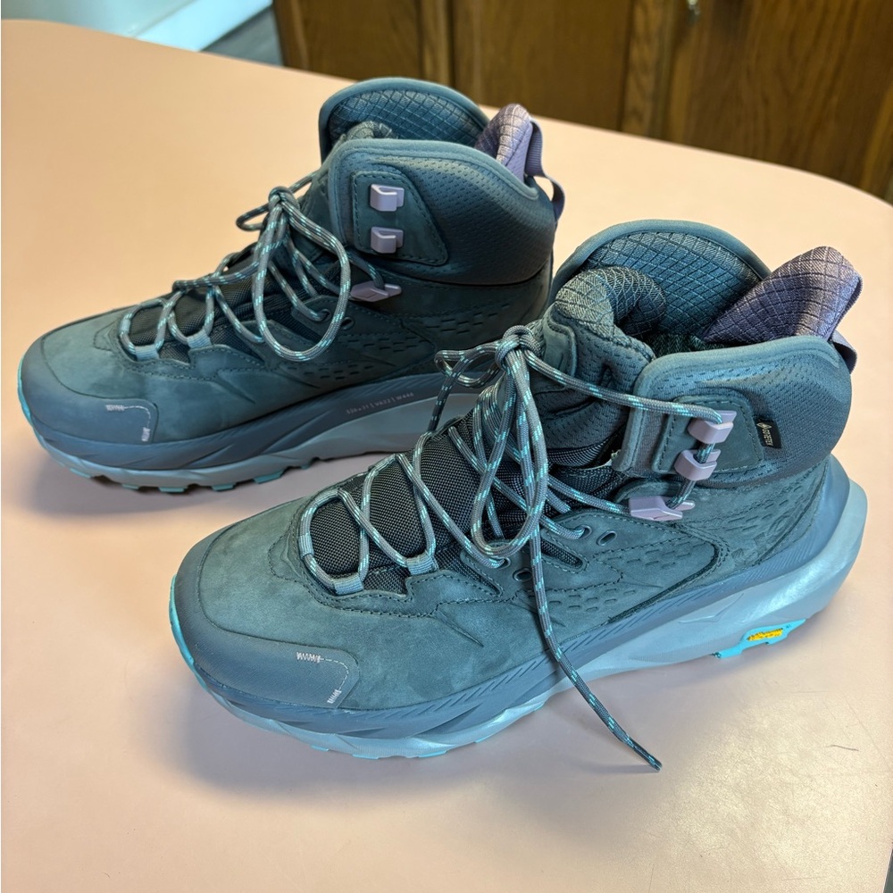 Womens Hoka Kaha 2 GTX in Castlerock/Coastal Shade